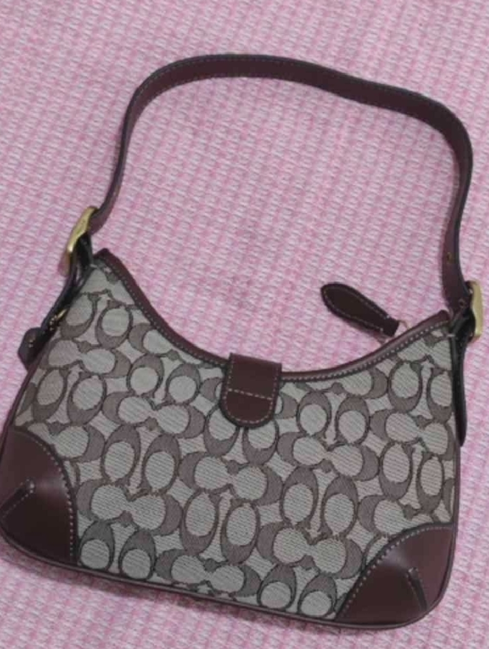 Brown Signature-Pattern Shoulder Bag - Picture 5 of 11
